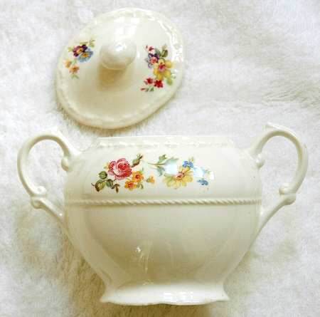 CRO331 Sugar Bowl & Lid