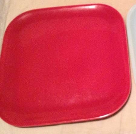 CDY1 Red Dinner Plate