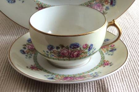 Schleiger 1333-1 Flat Cup & Saucer Set