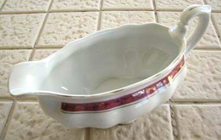 CIL48 Gravy Boat