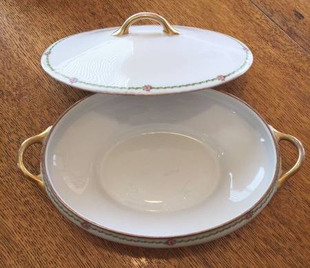 CHF1469 Round Covered Vegetable