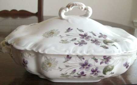 2753 Oval Covered Vegetable