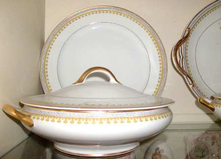 CHF1472 Dinner Plate