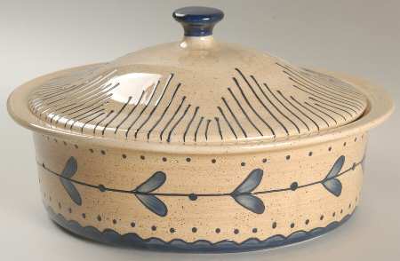 Carolina Trade 2.5 Quart Round Covered Baker