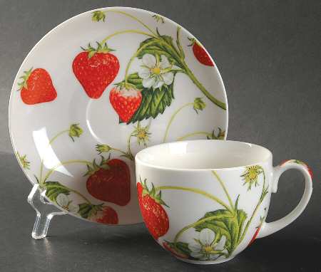 Berry Fields Flat Cup & Saucer Set