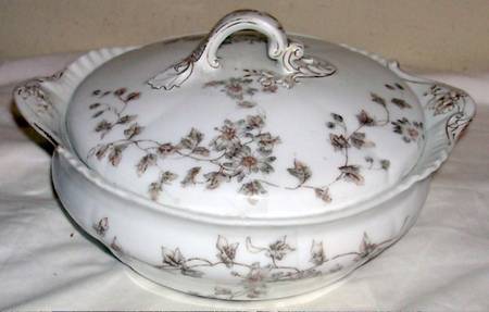 Schleiger 373-5 Round Covered Vegetable