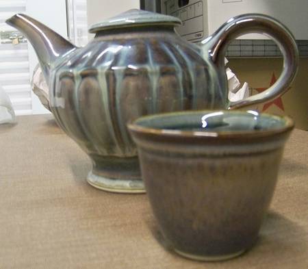 Classic Dinnerware (Rim) Teapot & Lid