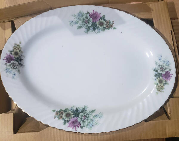 CX504 14" Oval Serving Platter