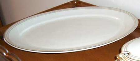 CHF595 16" Oval Serving Platter