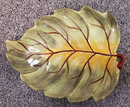 Siena 11" Leaf Dish