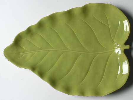 Fauna 17" Leaf Shaped Platter