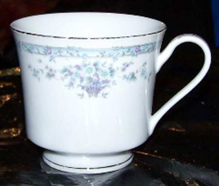 Newport Footed Cup