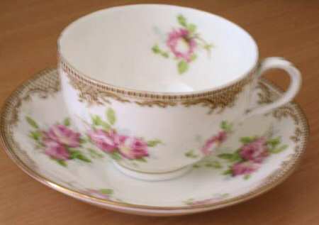 A3752 Footed Cup & Saucer Set