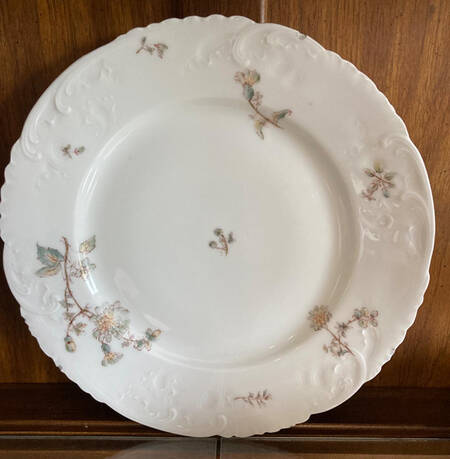 CHF1582 Dinner Plate