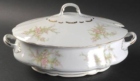1652 Oval Tureen & Lid