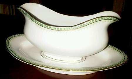CIM133 Gravy Boat & Underplate