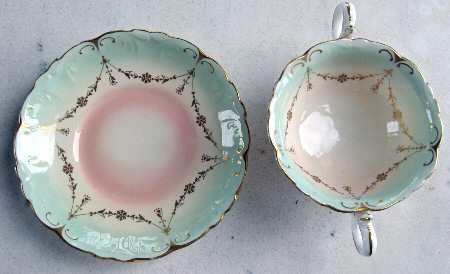 Y1124 Footed Cream Soup Bowl & Saucer Set