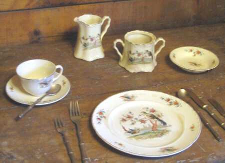 CRO356 Footed Cup & Saucer Set