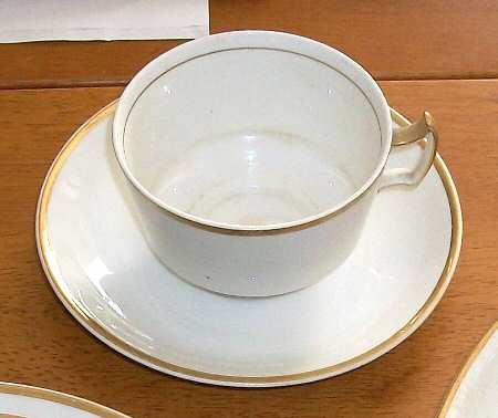 CAN256 Flat Cup & Saucer Set