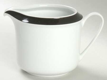 Prestige Black (No Trim) Creamer