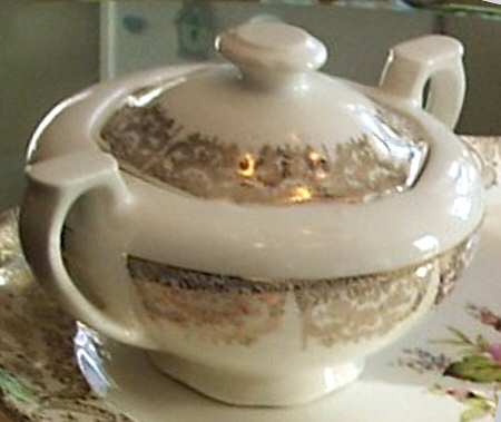 CAN258 Sugar Bowl & Lid
