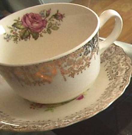 CAN258 Footed Cup & Saucer Set