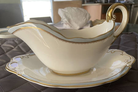 COA193 Gravy Boat & Underplate