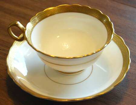 623 (Scalloped) by Crown Sutherland