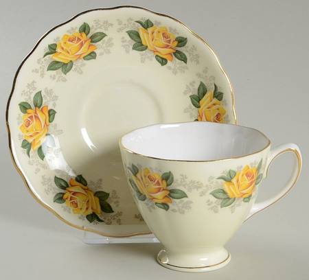 7681 Footed Cup & Saucer Set
