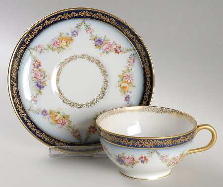 CMT140 Footed Cup & Saucer Set