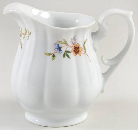 Versailles (Ribbed) Creamer