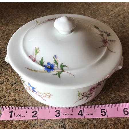 Versailles (Ribbed) Individual Casserole & Lid