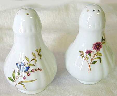 Versailles (Ribbed) Salt & Pepper Set