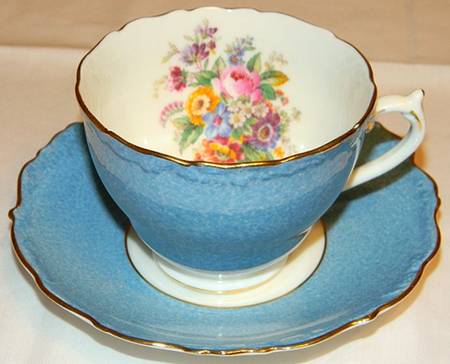 9507 Footed Cup & Saucer Set