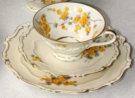 Mimose Footed Cup & Saucer Set