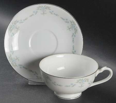 Garlandia Footed Cup & Saucer Set