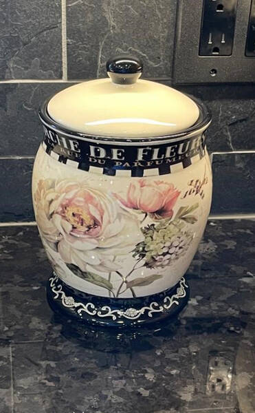 Marche d'Fleur Medium Canister & Lid