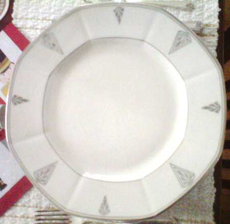 Deauville (White, Rounded Octagonal) Dinner Plate