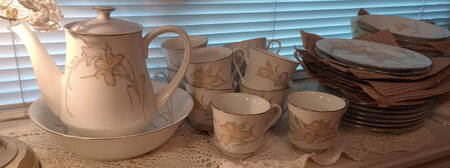 UP13 by Universal Porcelain Company