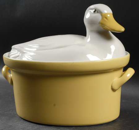 CBN1 2 Quart Oval Covered Casserole
