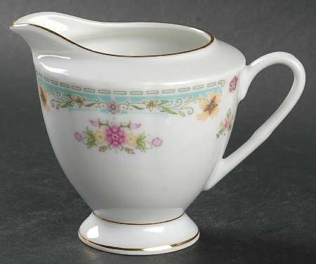 CX619 Creamer