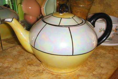 25166 Teapot & Lid