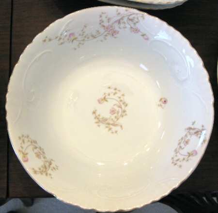 CAR211 9" Round Vegetable Bowl