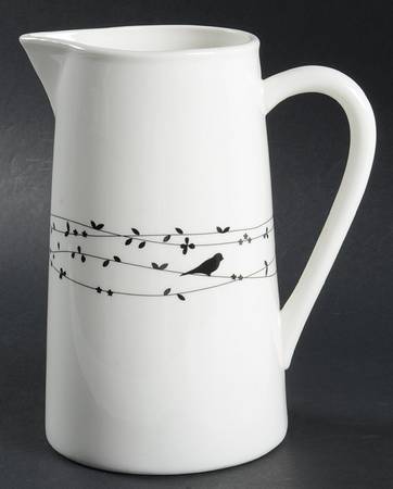 Oiseau Black 40 Oz Pitcher