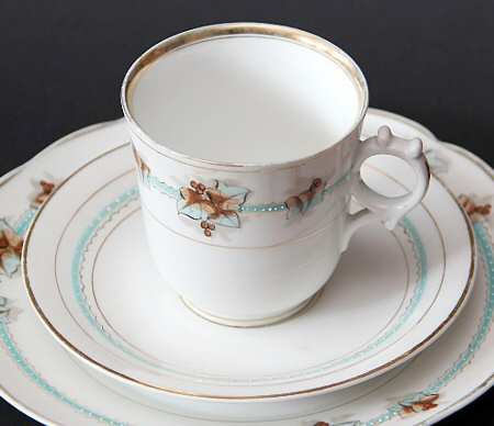 1764 Footed Cup & Saucer Set