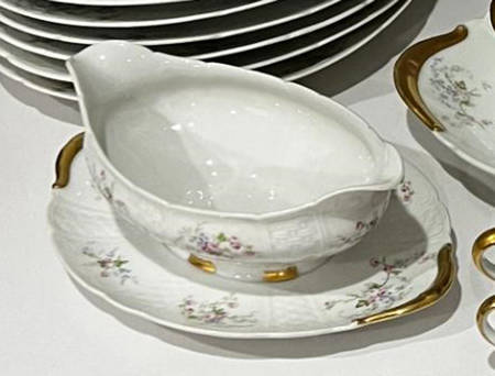 CHF360 Gravy Boat with Attached Underplate