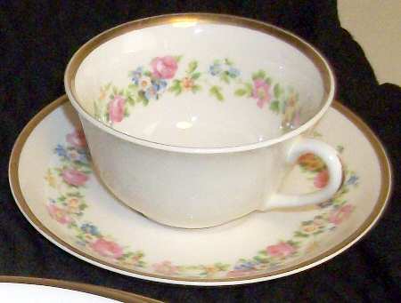 CAN281 Flat Cup & Saucer Set