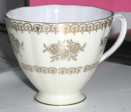 1574 Footed Cup