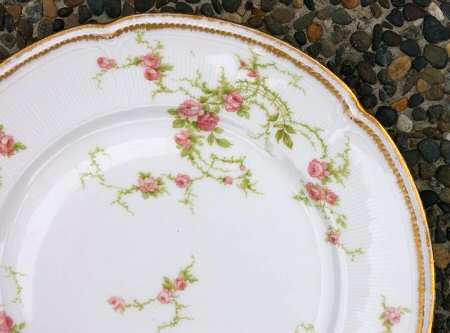 CHF1742 Dinner Plate