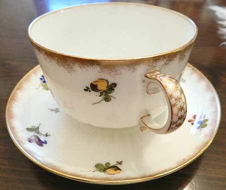 CHF879 Flat Cup & Saucer Set
